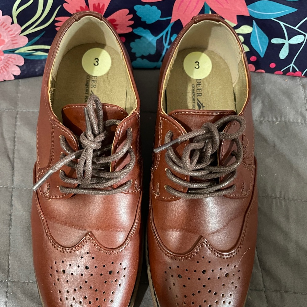 One time used Deer Stag Dress shoes for Big Boys Size 3